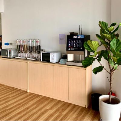 comprar Máquina de venda automática de café expresso Máquina de venda automática de bebidas de café 40s/30ml fabricação em linha